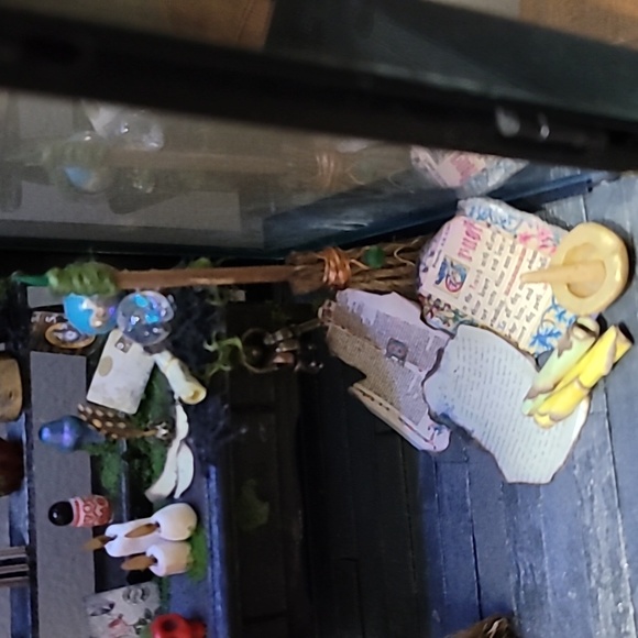 Miniature Apothecary Lantern - Picture 3 of 5